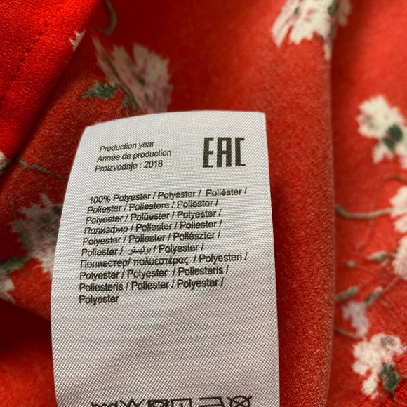 Cero Moda Red Floral Top Size Medium - Picture 7 of 7